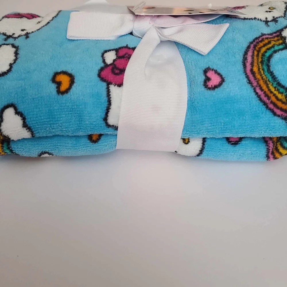 Sanrio Hello Kitty pattern set of 2 hand towels 100% Cotton NWT